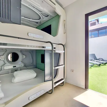 Atypicap Capsule Hotel Cápsula