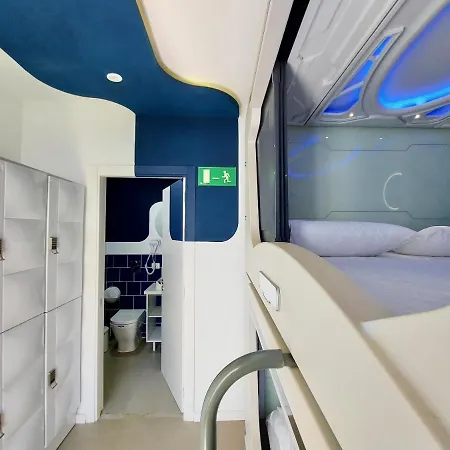 Kapselhotel Atypicap Capsule *