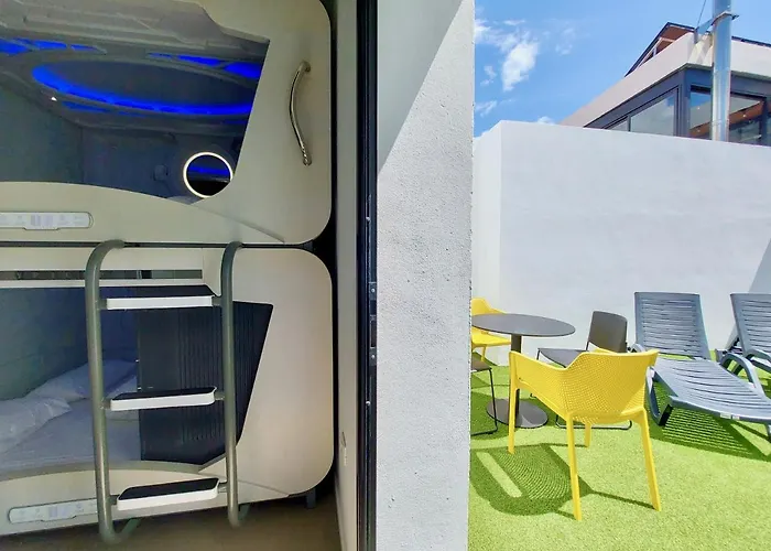 Hotel kapsułowy Atypicap Capsule Puerto de la Cruz (Tenerife)